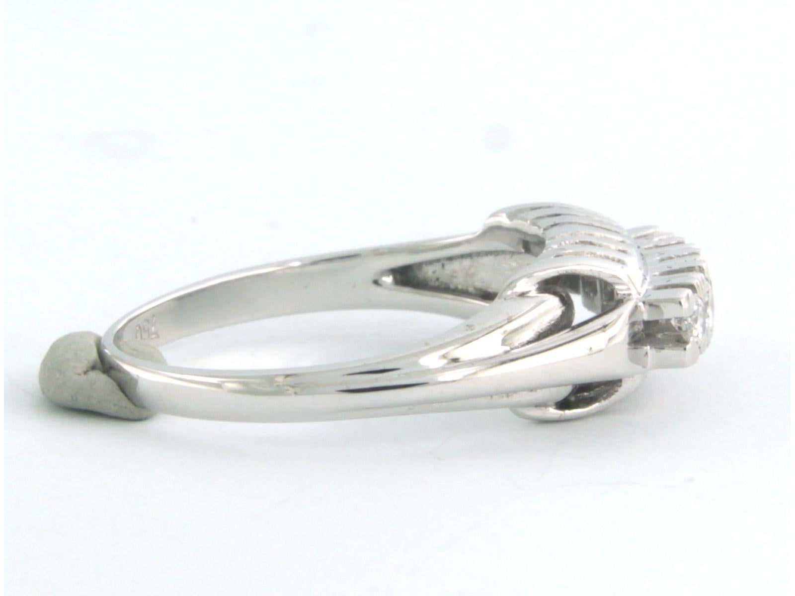 Donna Anello con diamanti taglio brillante fino a 0,25ct in oro 18k 5,1 grammi in vendita