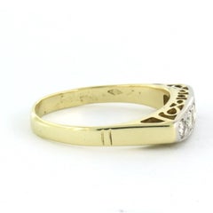 Bague sertie de diamants taille brillant d'un poids total maximal de 0,30 ct, en or 14 carats, 2,9 grammes