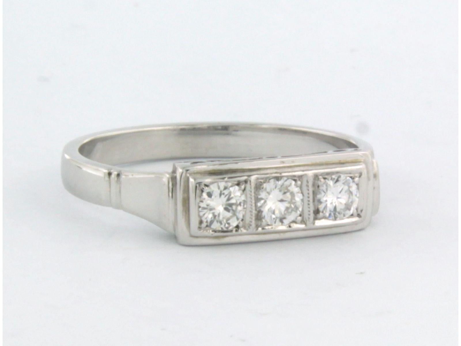 Anello con diamanti taglio brillante fino a 0,30ct in oro bianco 14k 3,0 grammi in vendita 1