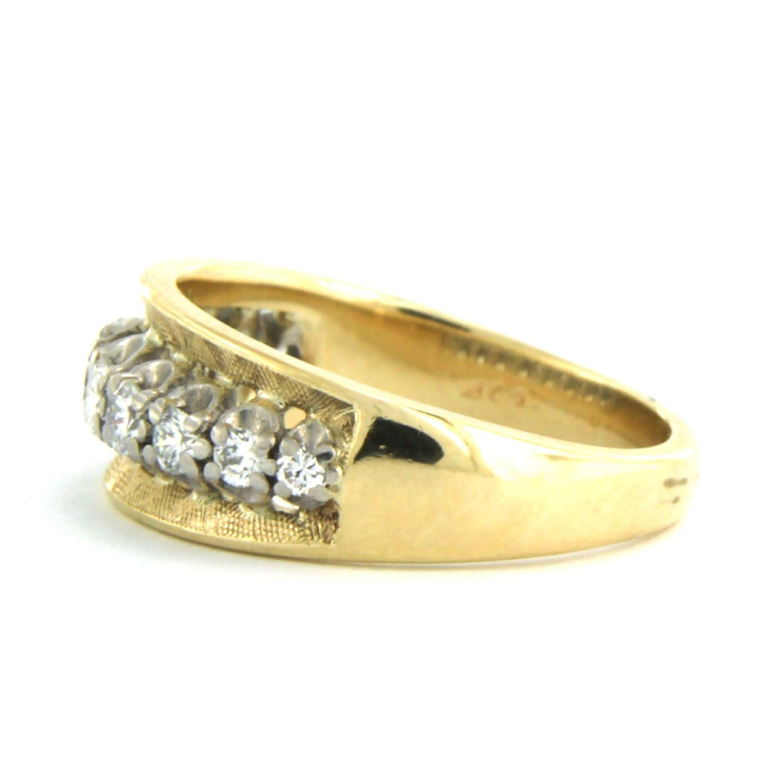 Ring mit Diamanten im Brillantschliff bis zu 0,30ct 18k Bicolor Gold 3,6 Gramm (Moderne) im Angebot