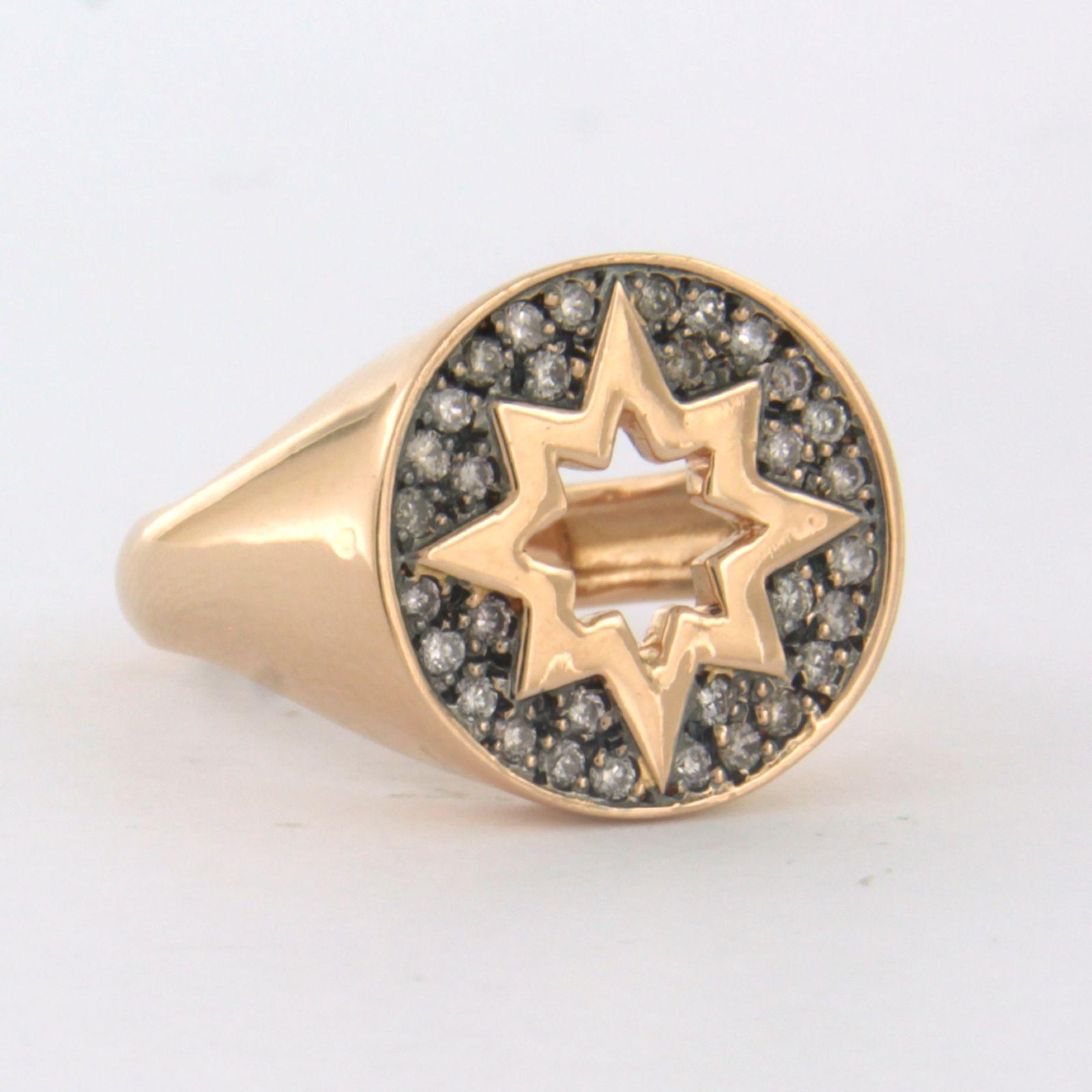Moderno Anello con diamanti taglio brillante fino a 0,32ct in oro rosa 18k 5,7 grammi in vendita