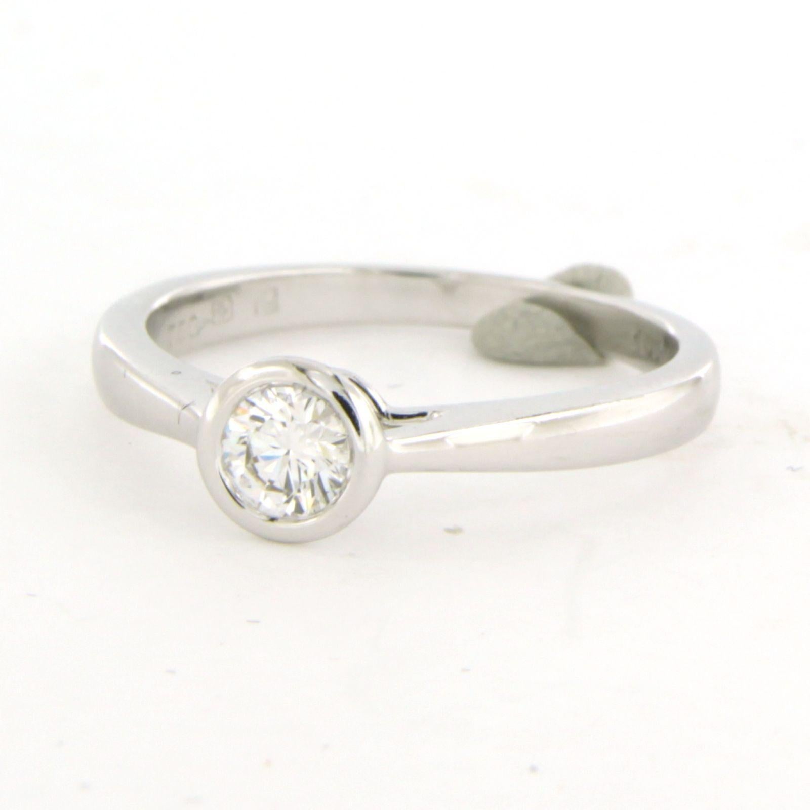 Ring with brilliant cut diamonds up to 0.33ct 18k white gold 2.8 grams In Excellent Condition For Sale In The Hague, ZH