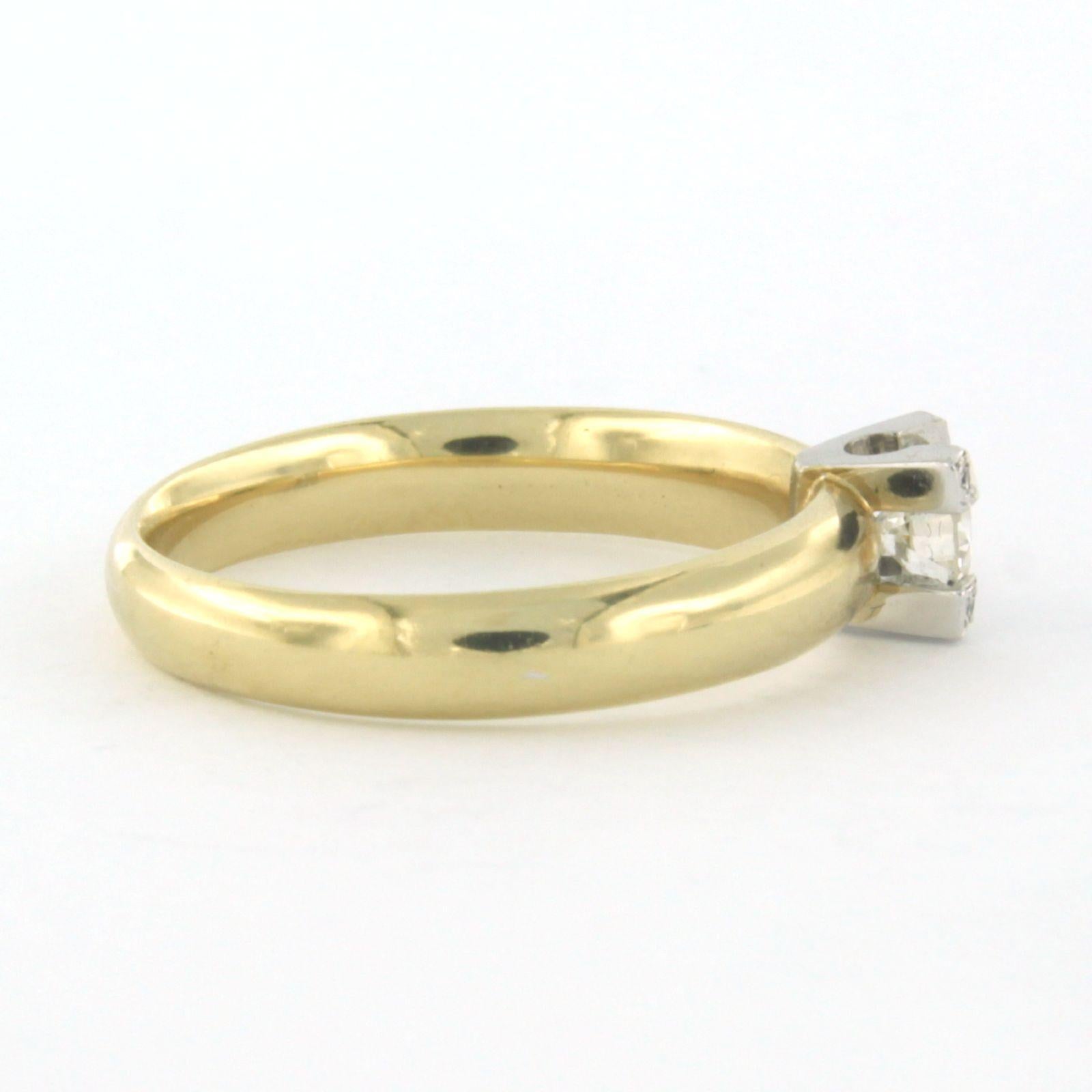 Ring mit Diamanten im Brillantschliff bis zu 0,42 Karat 4,8 Gramm 14k zweifarbigem Gold im Angebot 2