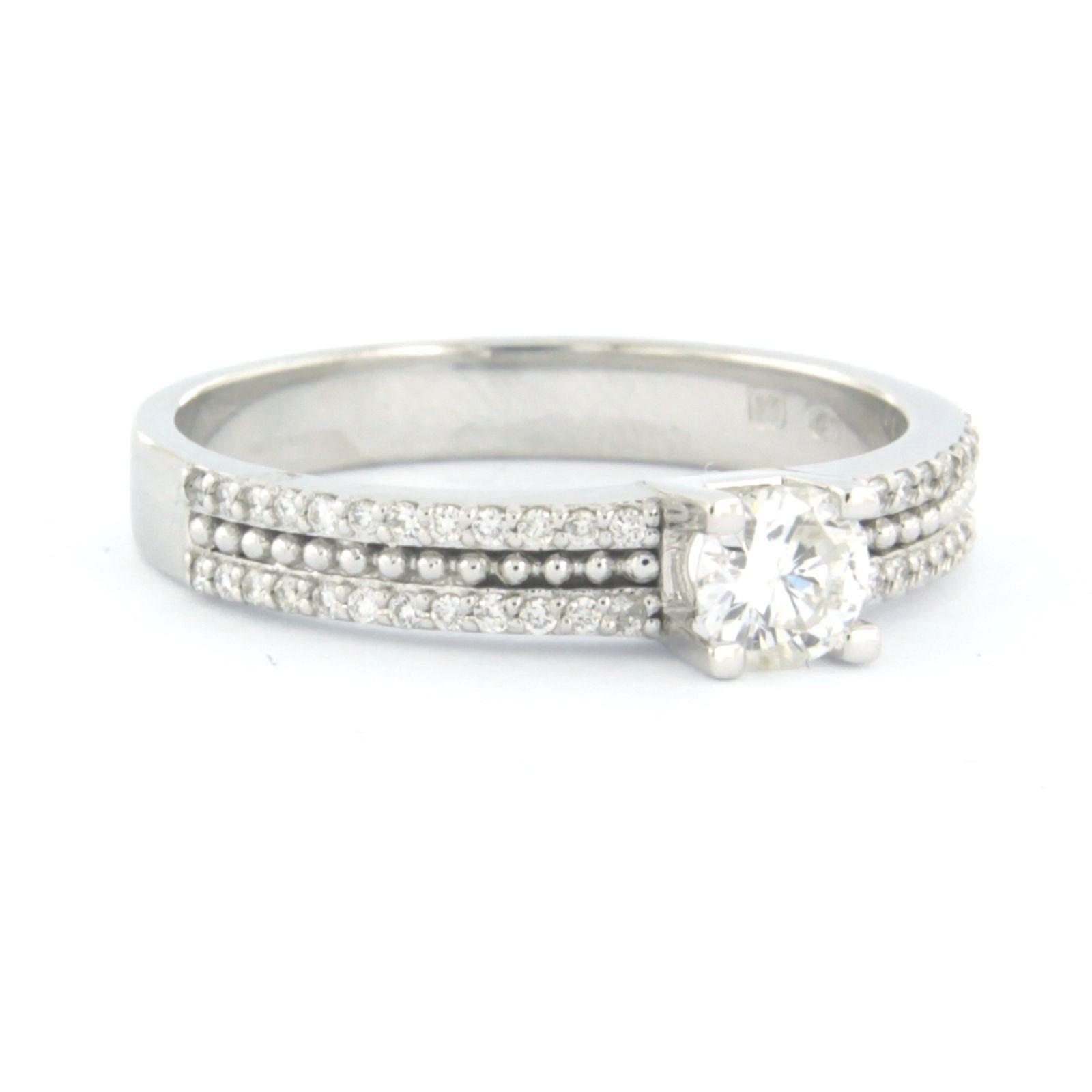 Bague avec diamants taille brillant jusqu'à 0,43ct Or blanc 18k 3,9 grammes en vente 1