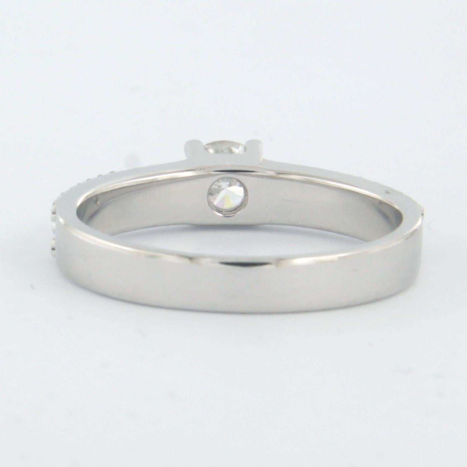 Ring mit Diamanten im Brillantschliff bis zu 0,43 Karat 18k Weißgold Damen im Angebot