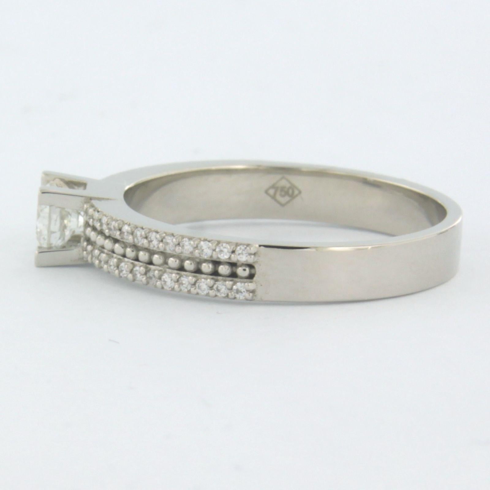 Ring mit Diamanten im Brillantschliff bis zu 0,43 Karat 18k Weißgold im Angebot 2