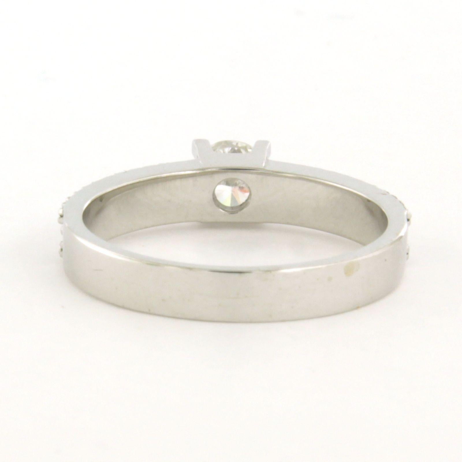 Ring mit Diamanten im Brillantschliff von bis zu 0,49 Karat - 4,1 Gramm - 18 Karat Weißgold im Angebot 1