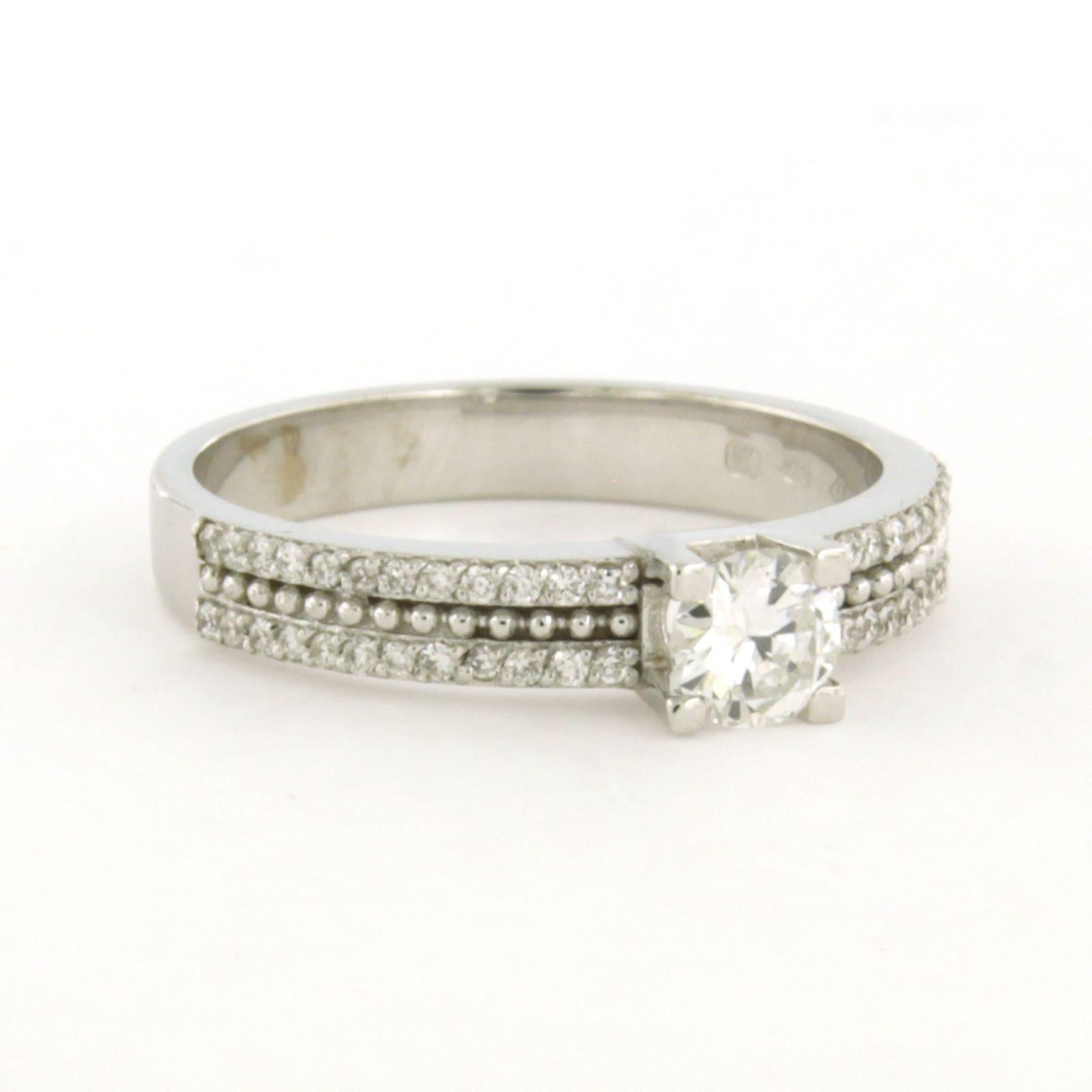 Ring mit Diamanten im Brillantschliff von bis zu 0,49 Karat - 4,1 Gramm - 18 Karat Weißgold im Angebot 3