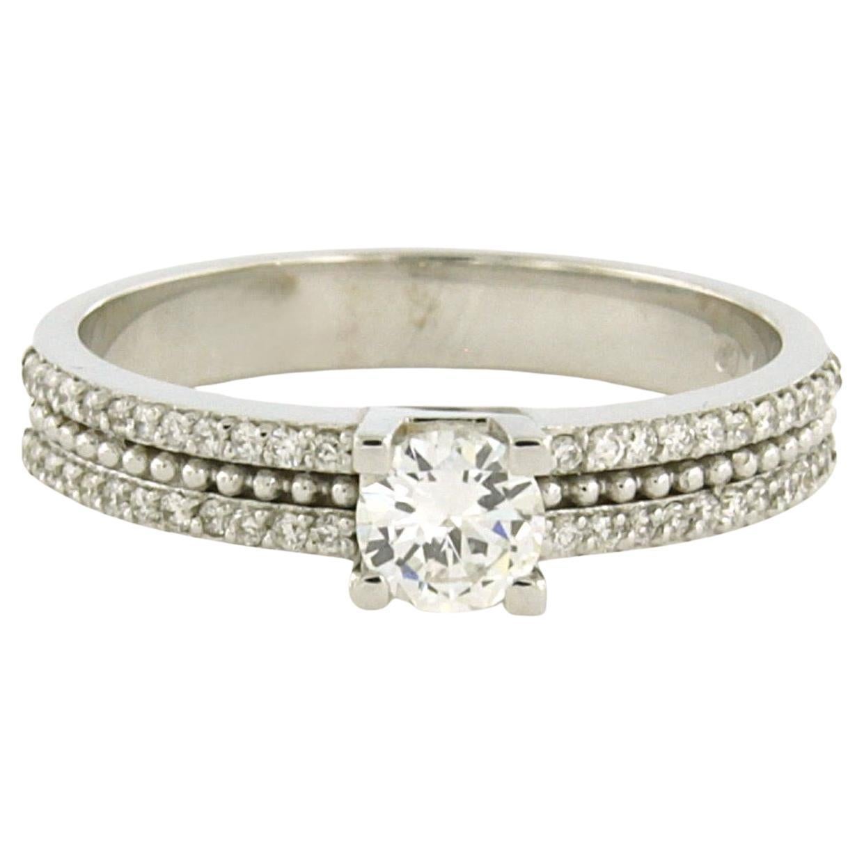 Ring with brilliant cut diamonds up to 0.49ct - 4.1 grams - 18k white gold