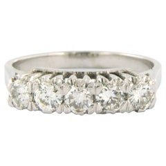Anello con diamanti taglio brillante fino a 0,50ct in oro bianco 14k