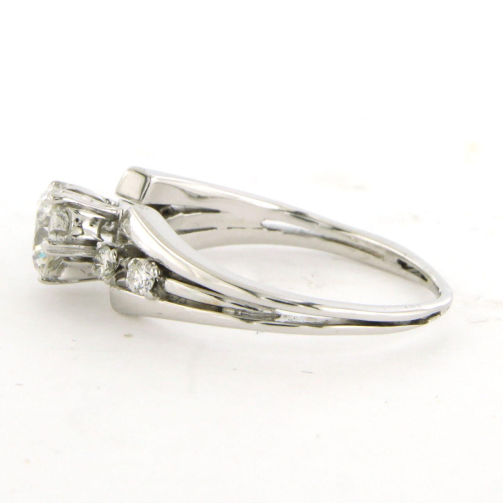Anillo con diamantes talla brillante de hasta 0,60 ct 3,0 gramos Oro blanco de 14k Corte brillante en venta