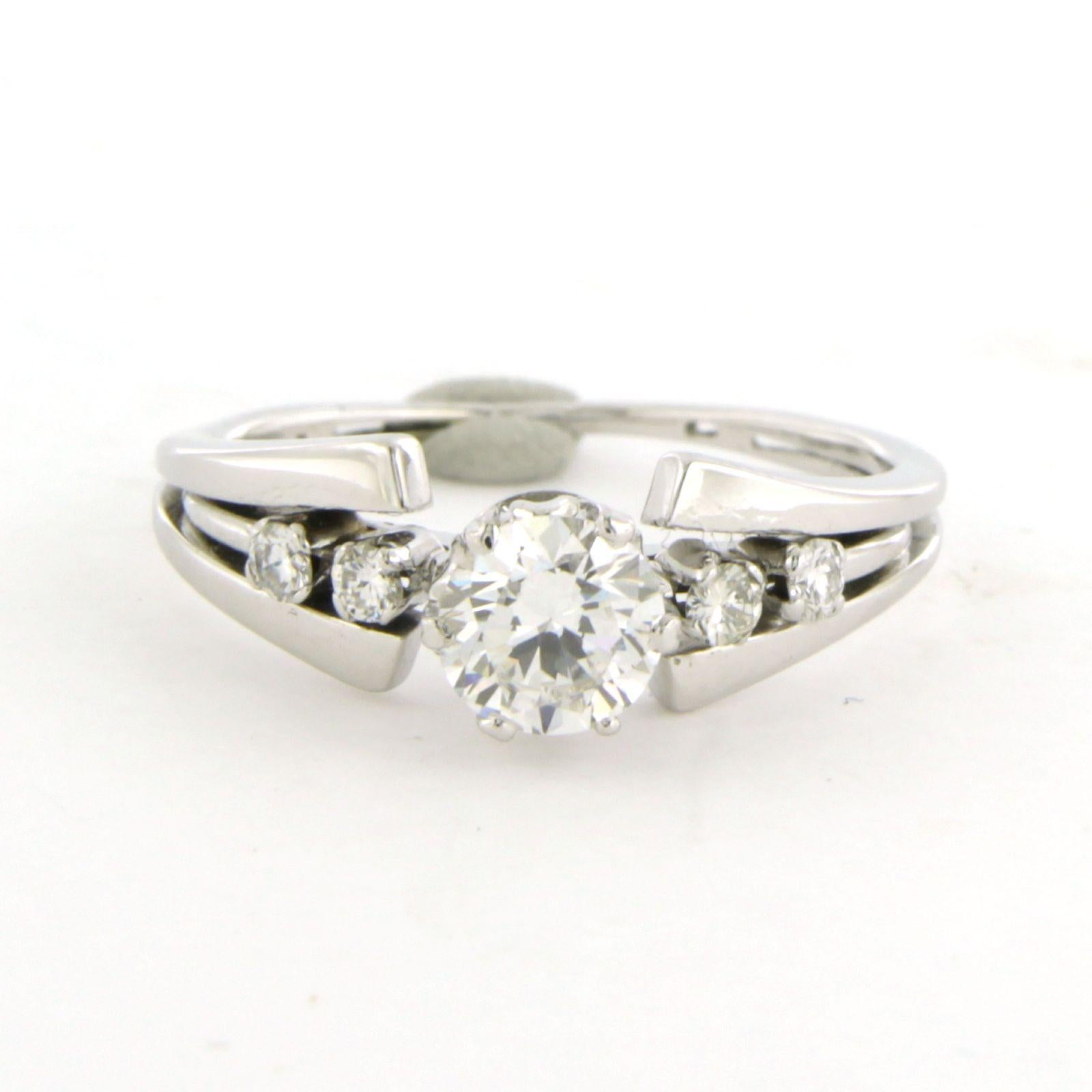 Anillo con diamantes talla brillante de hasta 0,60 ct 3,0 gramos Oro blanco de 14k en venta 1