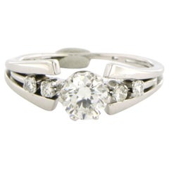 Ring mit Diamanten im Brillantschliff bis zu 0,60ct 3,0 Gramm 14k Weißgold