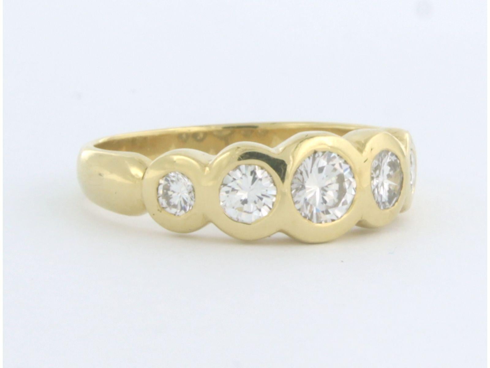 Taille brillant Bague avec diamants taille brillant jusqu'à 0,65ct 5,7 grammes Or jaune 18k en vente