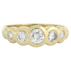 Anillo con diamantes talla brillante de hasta 0,65 ct 5,7 gramos Oro amarillo de 18k