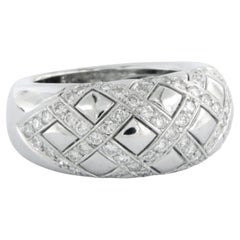 Ring with brilliant cut diamonds up to 0.70ct 18k white gold