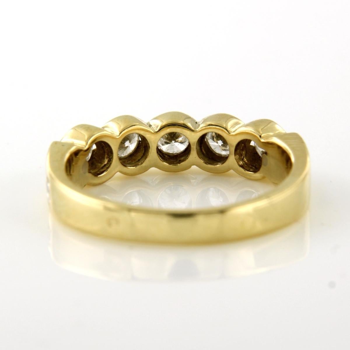Ring with brilliant cut diamonds up to 0.70ct - 5.7 grams - 18k gold In Excellent Condition For Sale In The Hague, ZH
