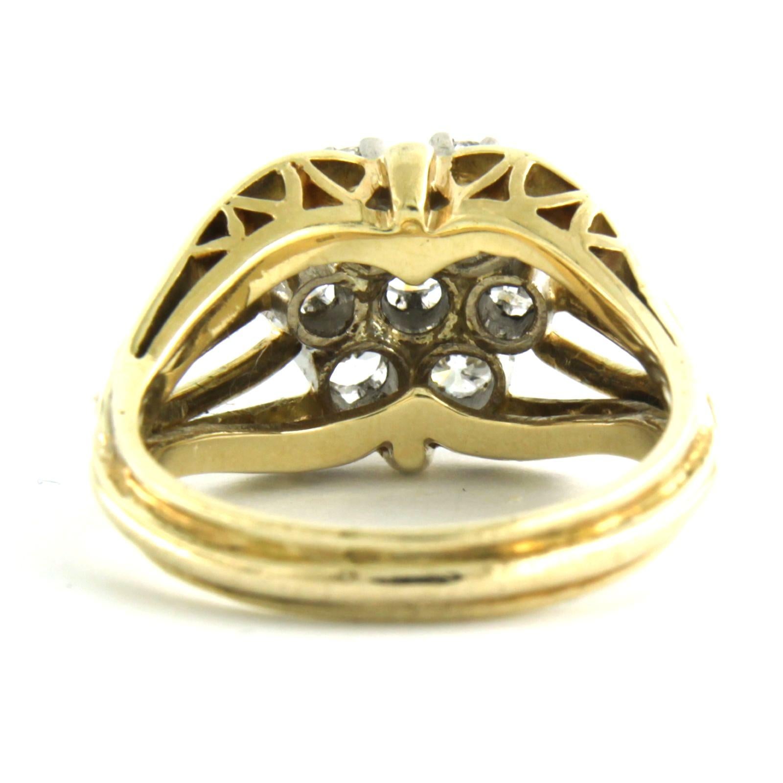14k Bicolor-Goldring mit Diamant im Brillantschliff bis zu 0,77ct - F/G - VS/SI - Ringgröße US 7.25 - EU 17.5(55)

Ausführliche Beschreibung

die Oberseite des Rings ist 1,2 cm breit und 8,3 mm hoch

Ringgröße US 7.25 - EU 17.5(55), Ring kann zum