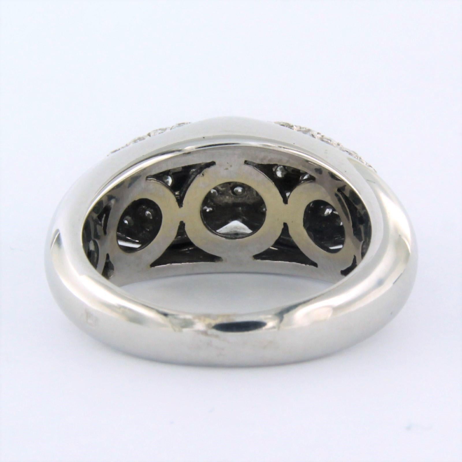 Ring mit Diamanten im Brillantschliff bis zu 0,95 Karat - 11,1 Gramm - 18 Karat Weißgold im Angebot 1