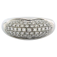 Ring mit Diamanten im Brillantschliff bis zu 0,95 Karat - 11,1 Gramm - 18 Karat Weißgold
