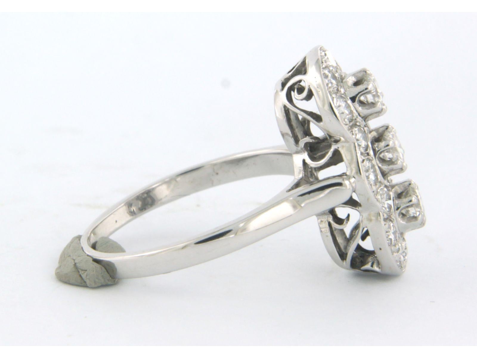 Ring mit Diamanten im Brillantschliff bis zu 1,00 ct 14k Weißgold 4,4 Gramm (Moderne) im Angebot
