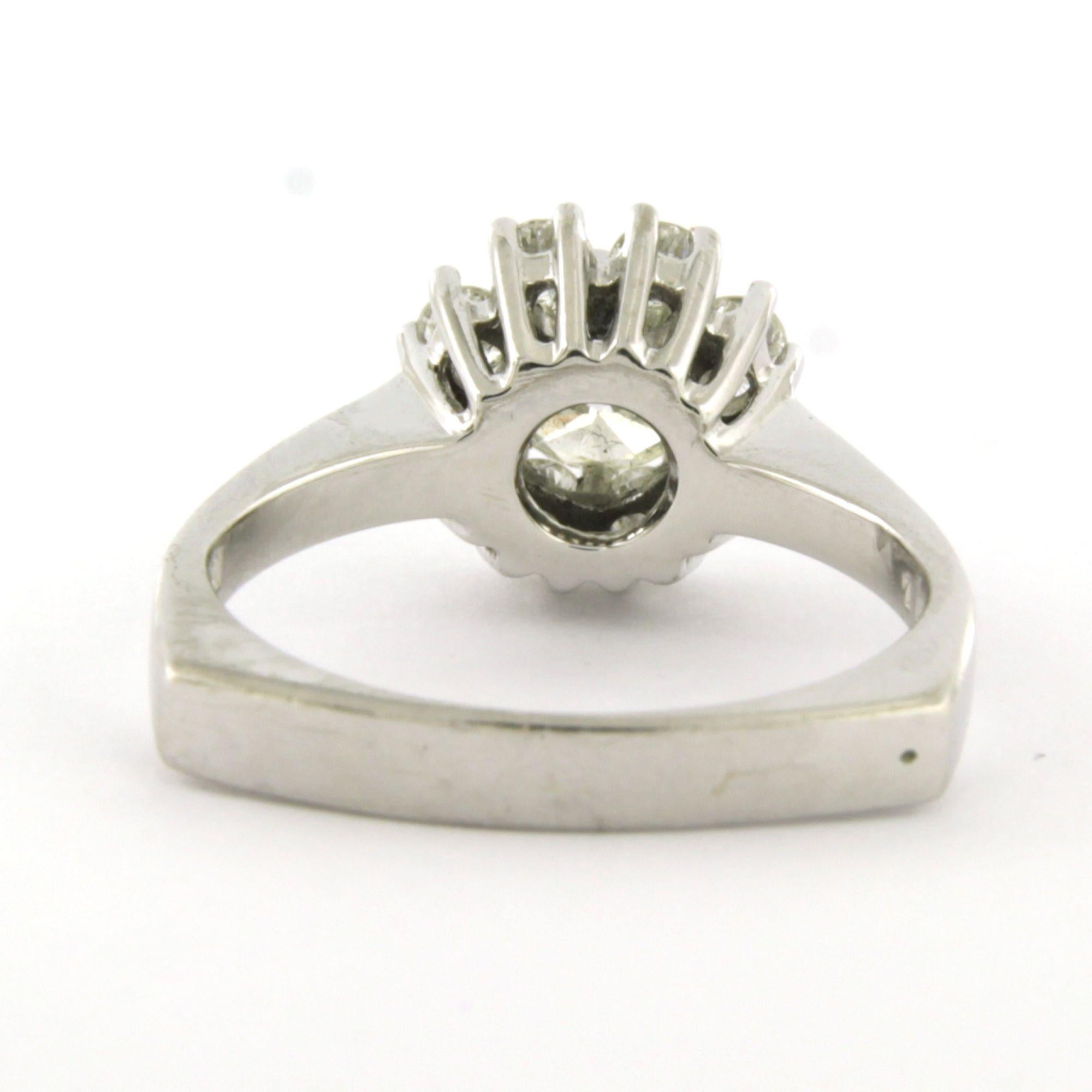 Anello con diamanti taglio brillante fino a 1,33 carati in oro bianco 14k 5,9 grammi In condizioni ottime in vendita a The Hague, ZH