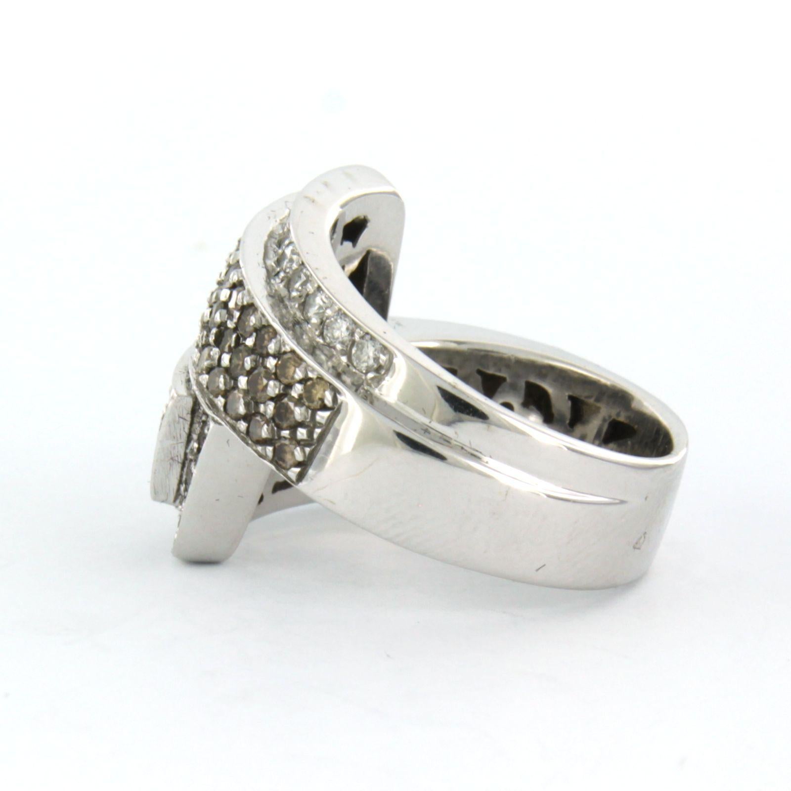 Moderne Bague avec diamants taille brillant jusqu'à 1,35 ct 10,2 grammes Or blanc 18k en vente