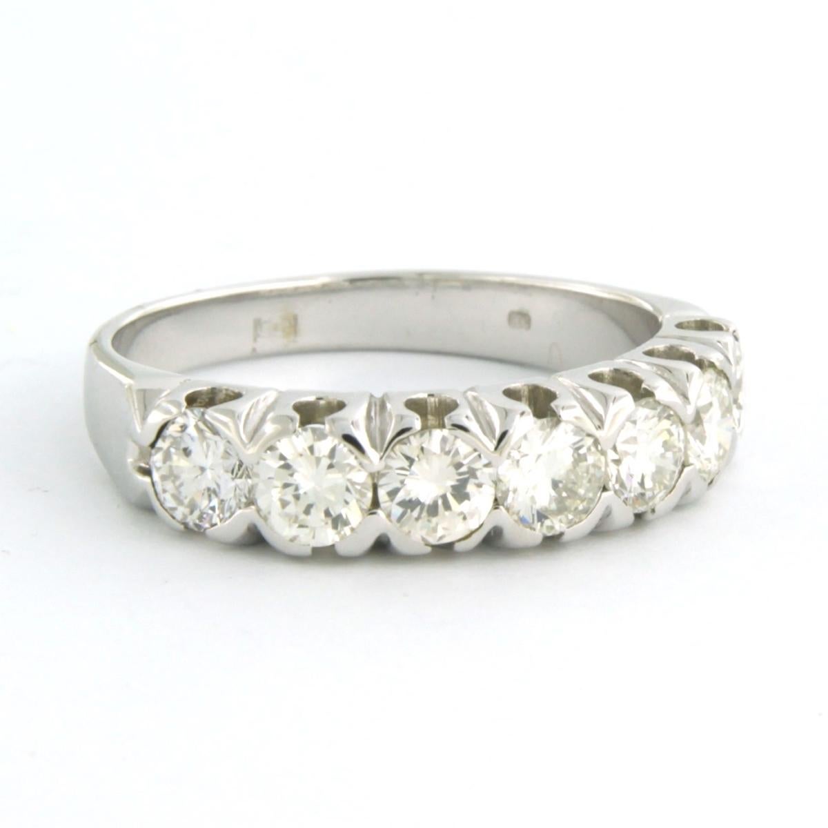 Ring mit Diamanten im Brillantschliff bis zu 1,75 Karat 18k Weißgold im Zustand „Hervorragend“ im Angebot in The Hague, ZH