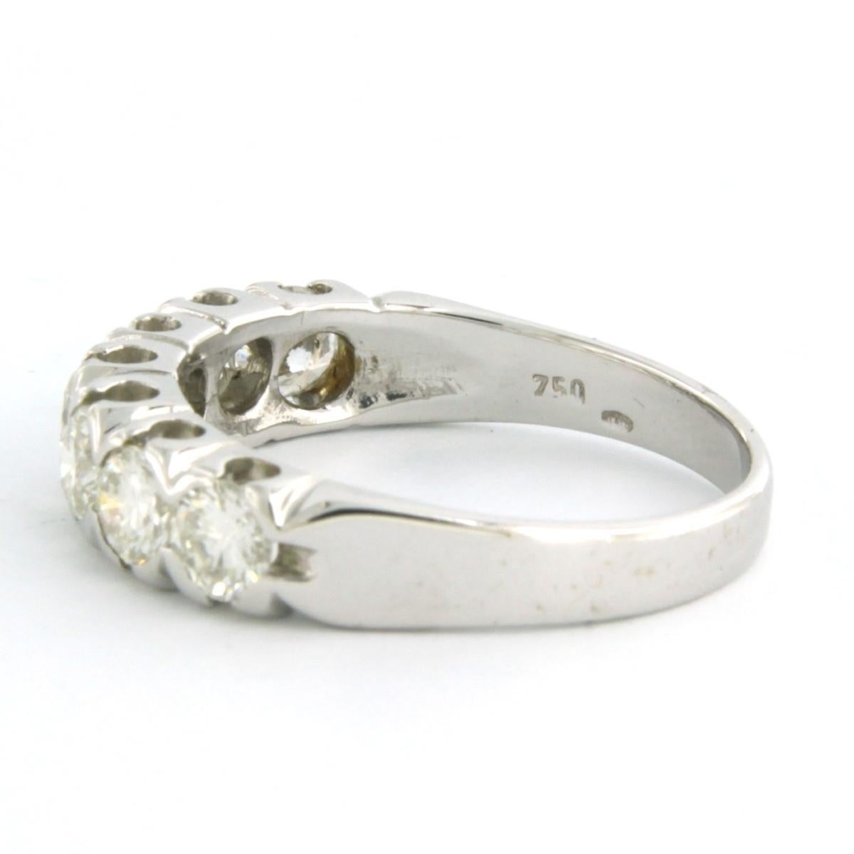 Anillo con diamantes talla brillante de hasta 1,75 ct - 5,5 gramos - oro blanco de 18k Moderno en venta