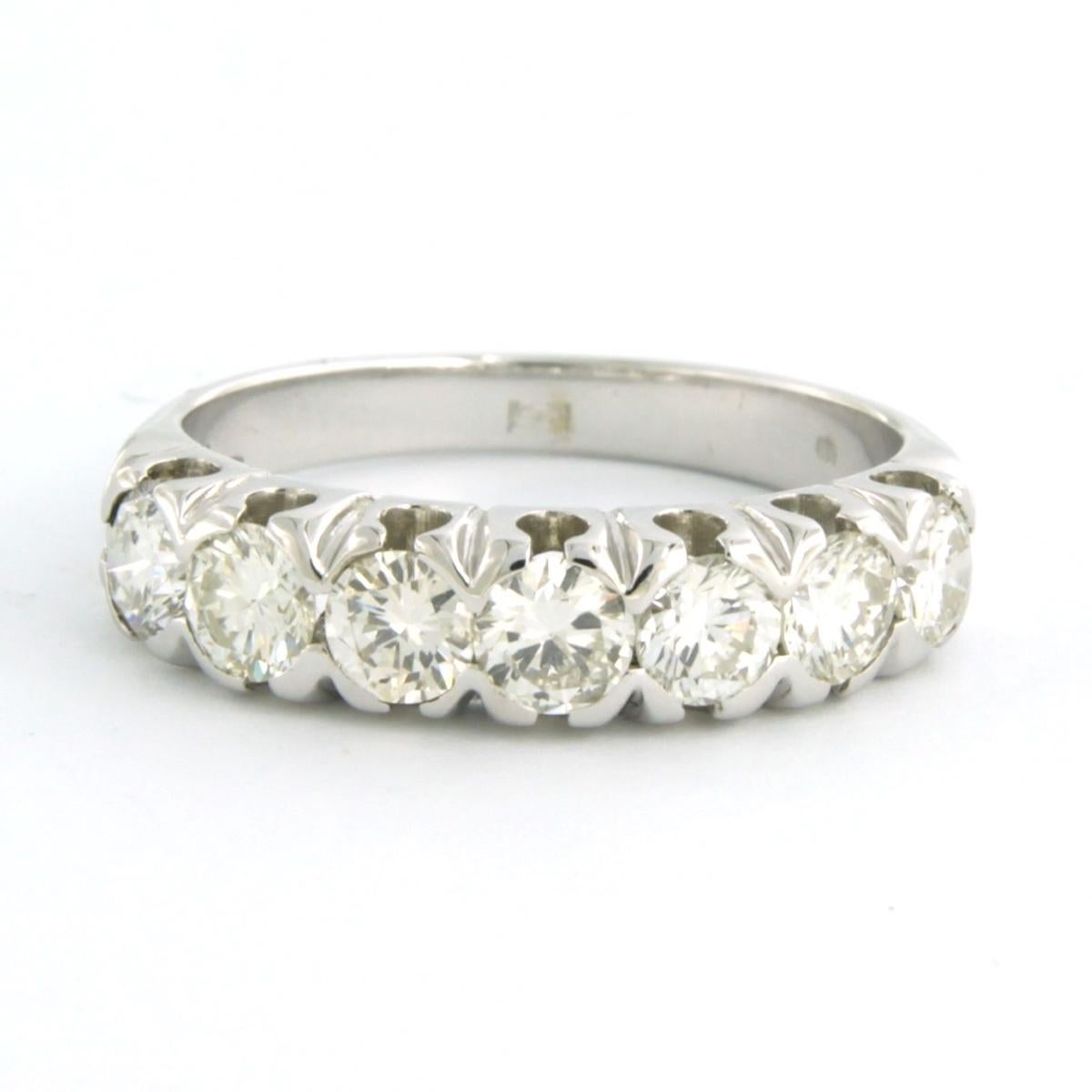 Anillo con diamantes talla brillante de hasta 1,75 ct - 5,5 gramos - oro blanco de 18k en venta 1