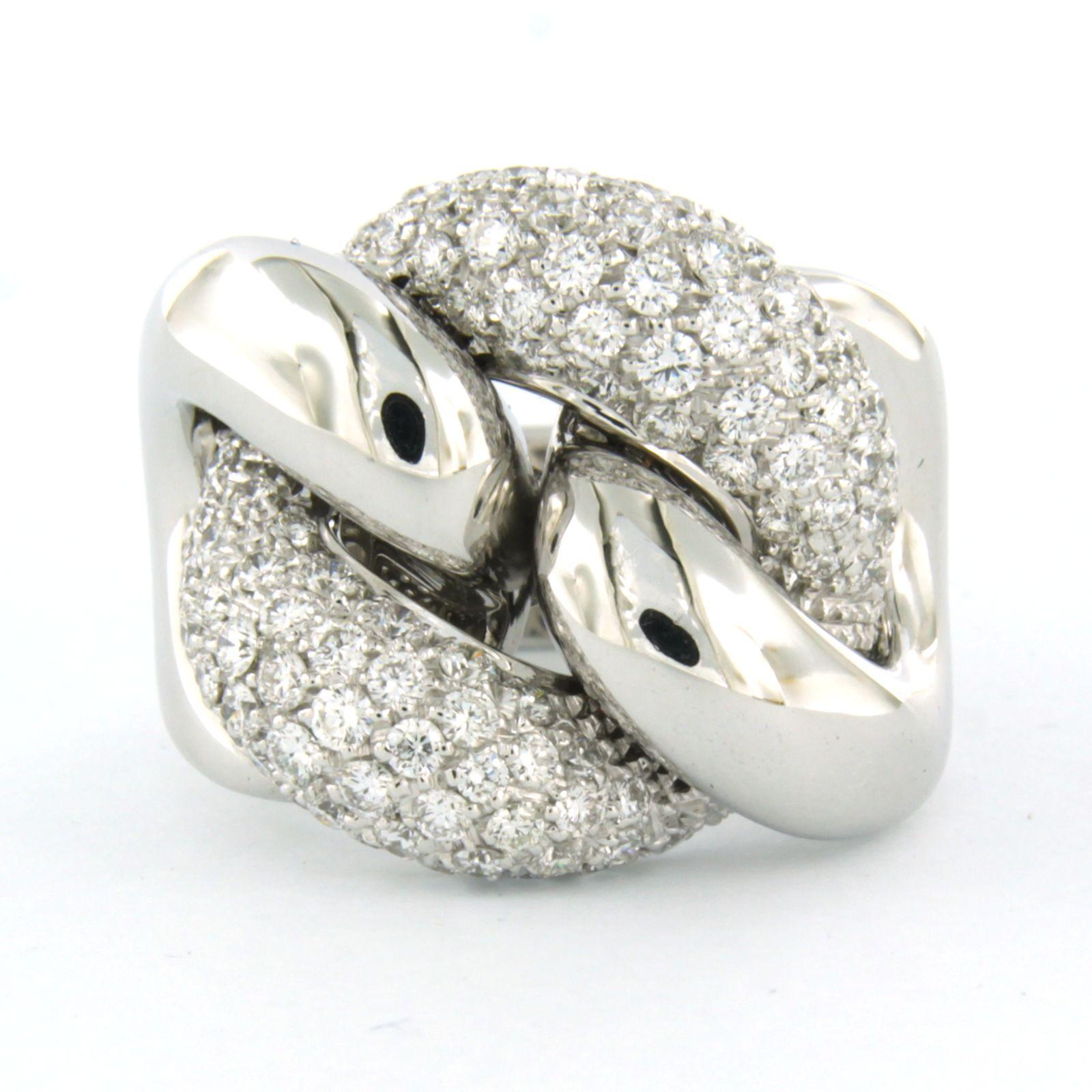 Ring aus 18 Karat Weißgold, besetzt mit Diamanten mit Brillantschliff bis zu . 2.50ct - F/G - VS/SI - Ringgröße U.S. 8.25 - EU. 18.5 (58).

Ausführliche Beschreibung

die Oberseite des Rings ist 1,9 cm breit und 7,5 mm hoch

Ringgröße U.S. 8.25 -