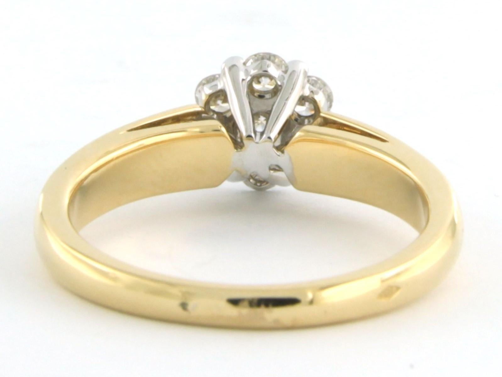 Ring with brilliat cut diamonds up to 0.49ct 18k gold 5.1 grams In Excellent Condition For Sale In The Hague, ZH