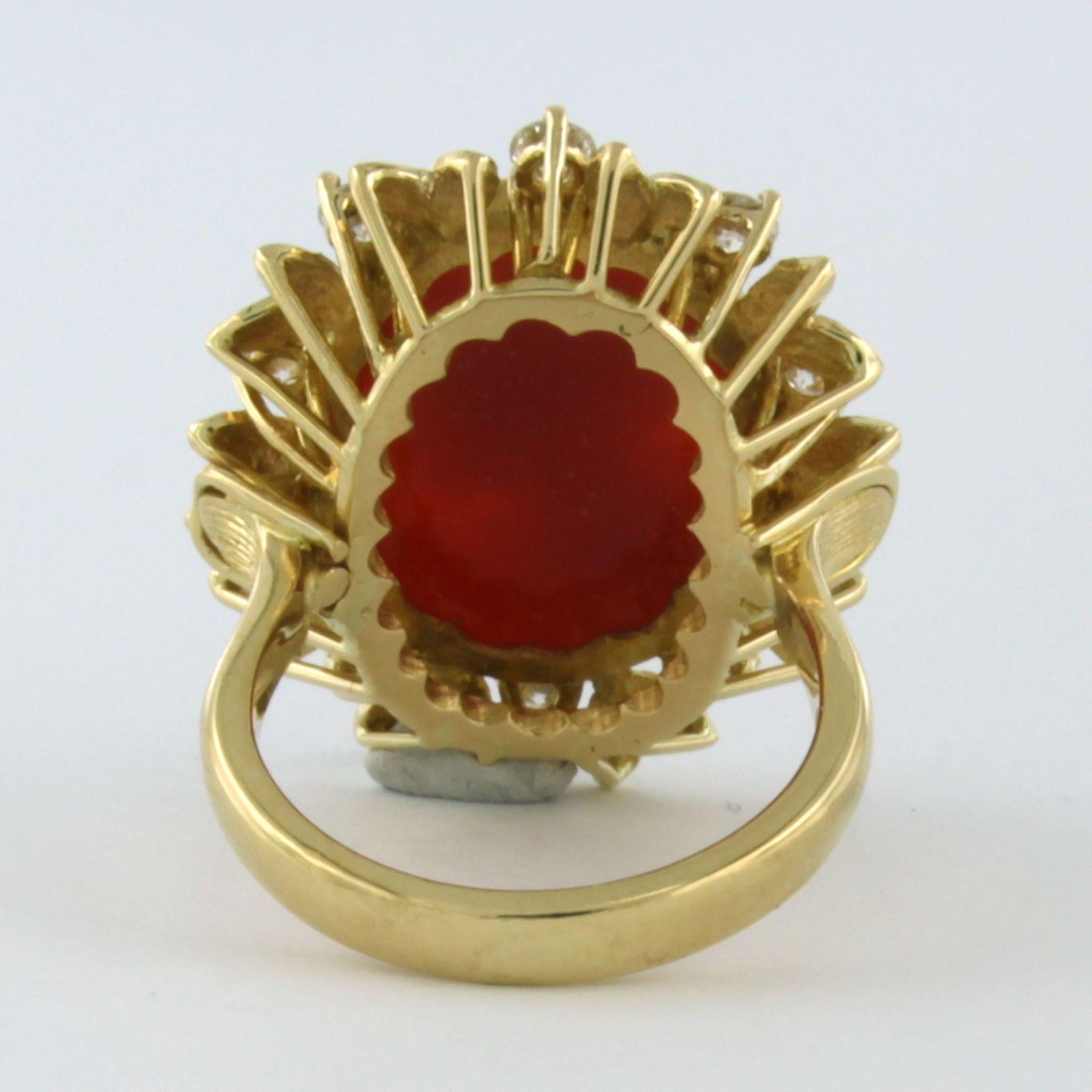 Bague avec camée et diamants taille brillant jusqu'à 0,73ct Or jaune 18k en vente 1