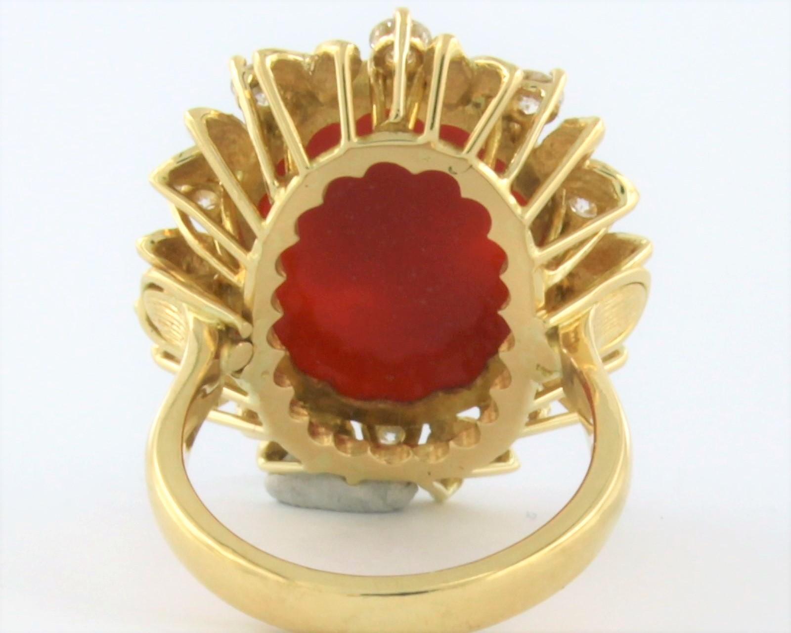 Ring with Cameo and diamonds 18k yellow gold In Good Condition For Sale In The Hague, ZH
