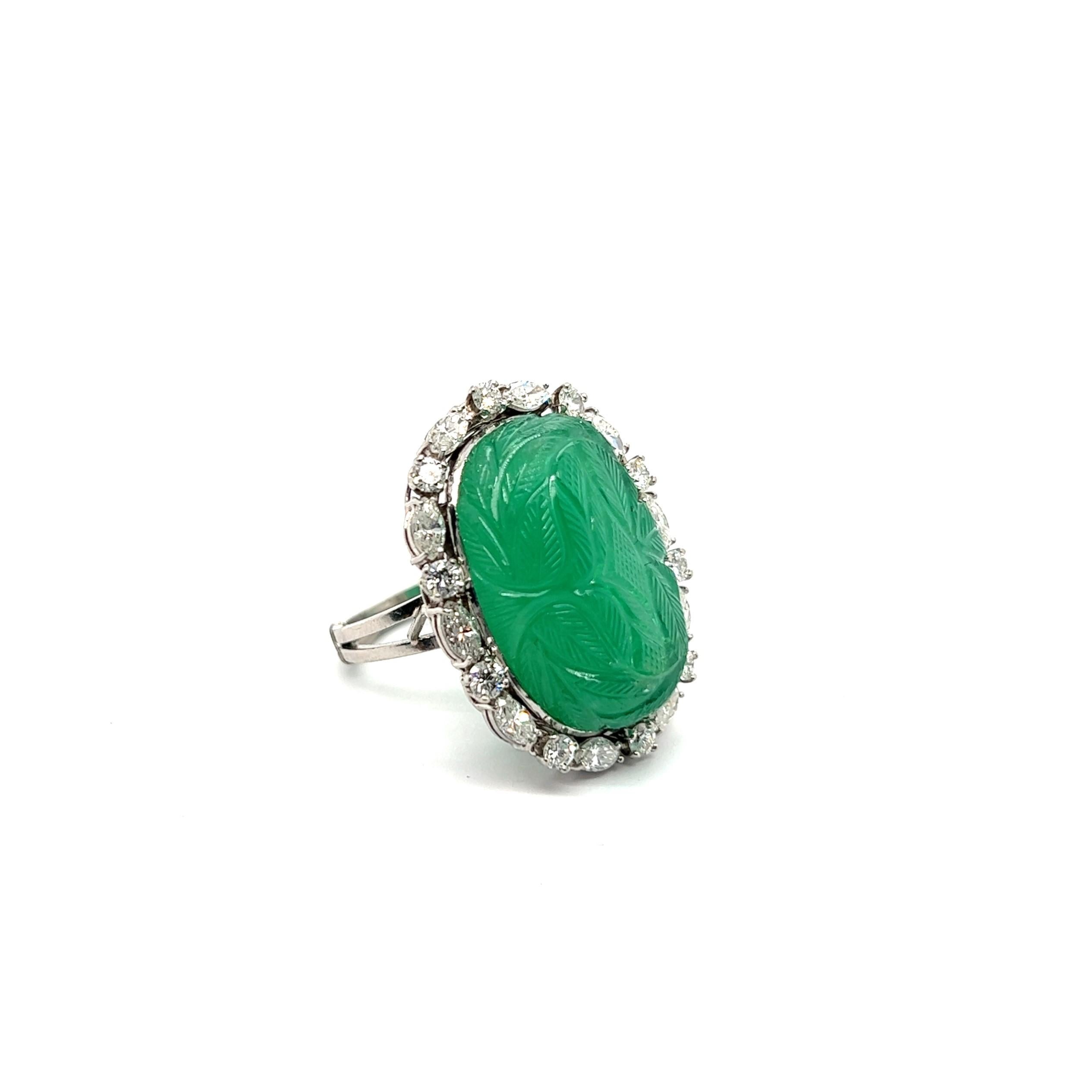 Ring with Carved Emerald and Diamonds in 950 Platinum For Sale 1