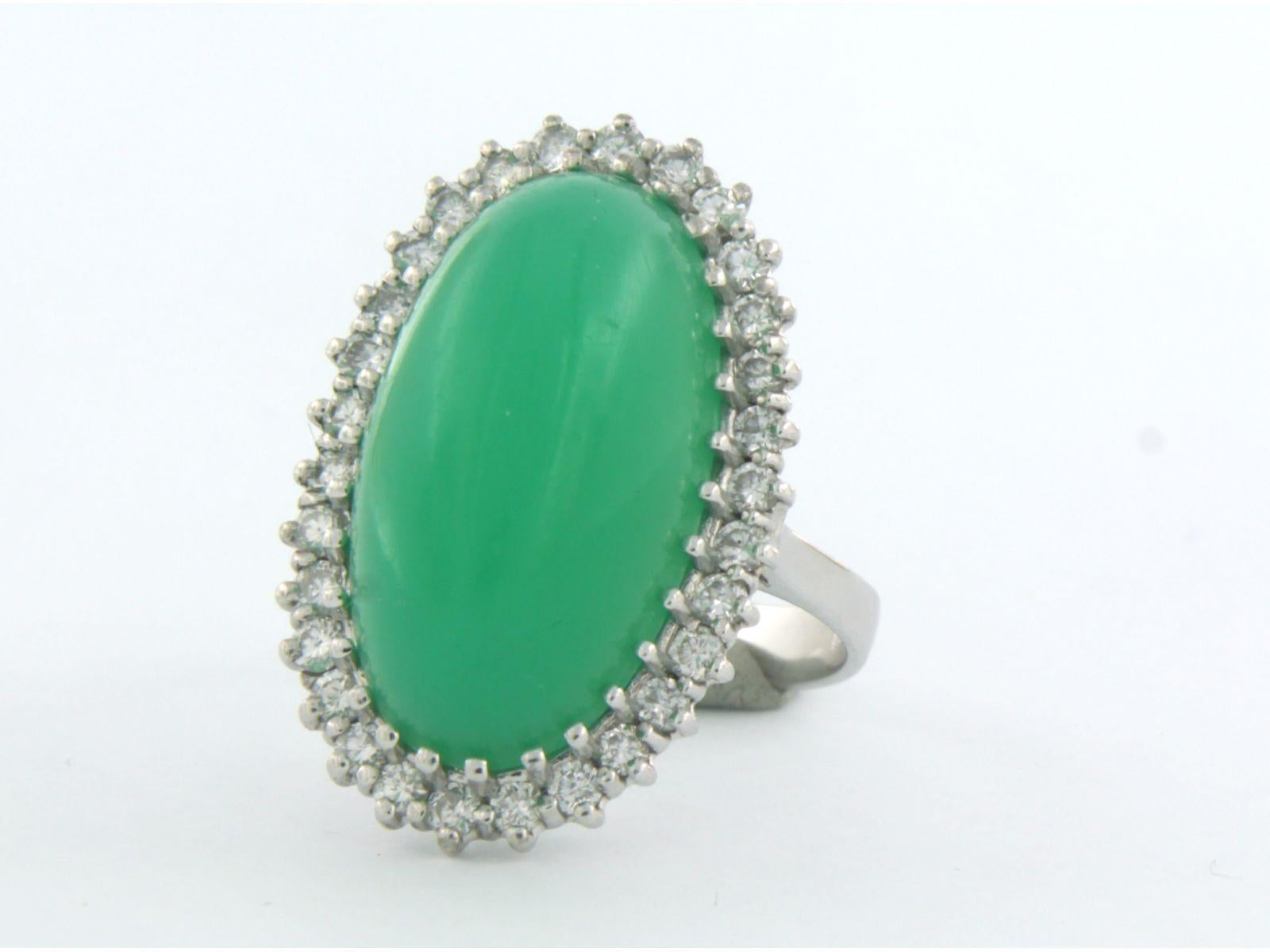 Women's Ring with chrysophrase and brilliant cut diamonds up to 0.91ct 14k gold 9.4 gram For Sale