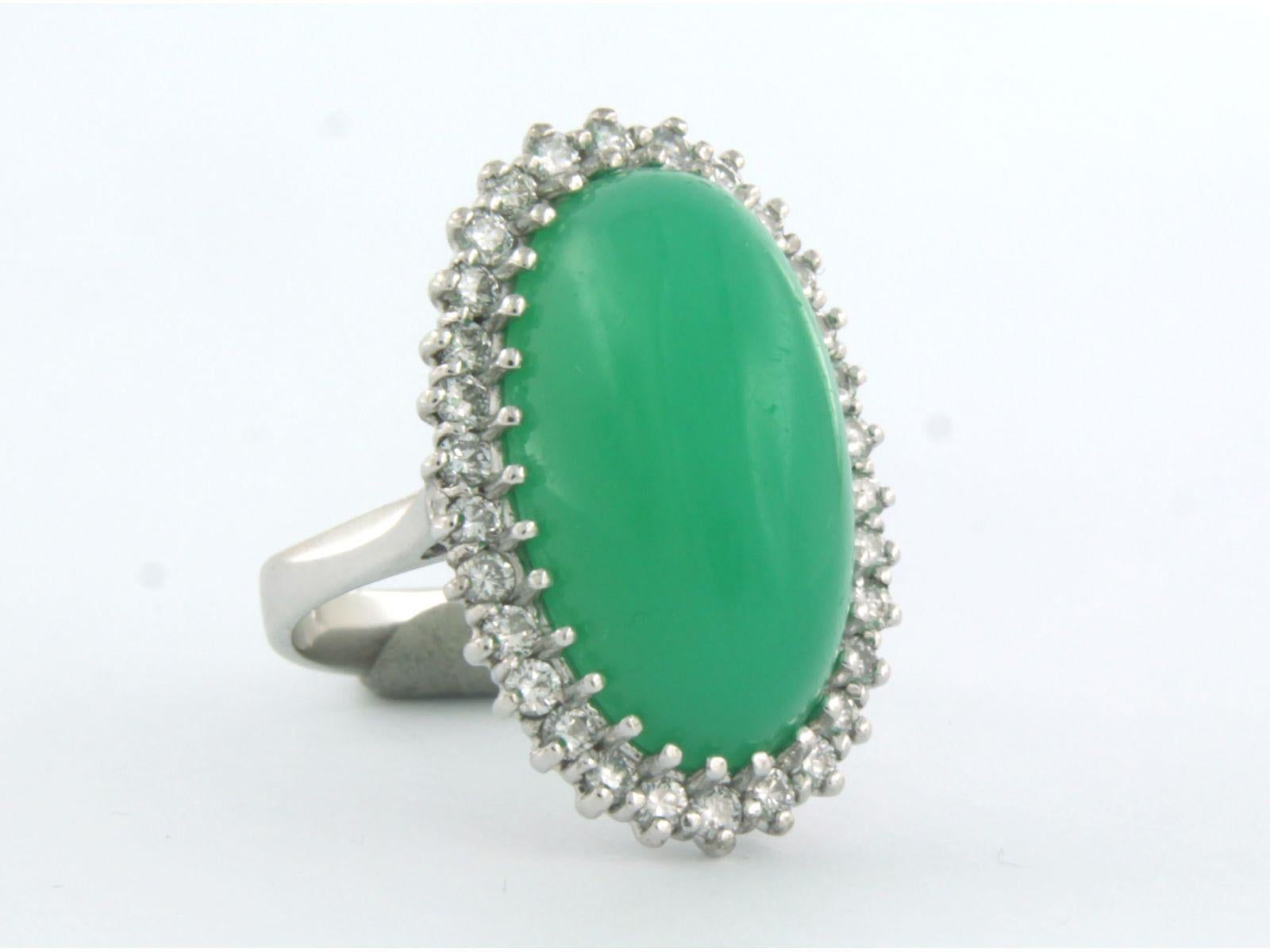 Ring with chrysophrase and brilliant cut diamonds up to 0.91ct 14k gold 9.4 gram For Sale 1