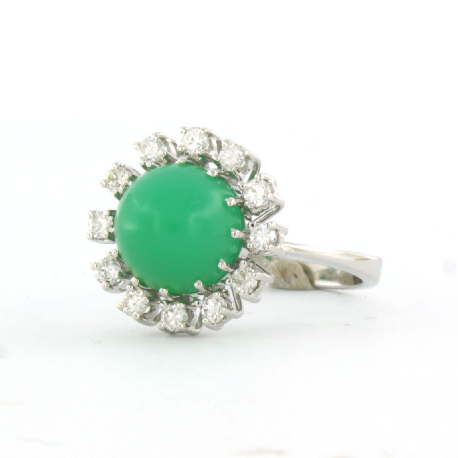 Ring mit Chrysopras und Diamanten im Brillantschliff bis zu 0,50 Karat 18 Karat Weißgold Damen im Angebot