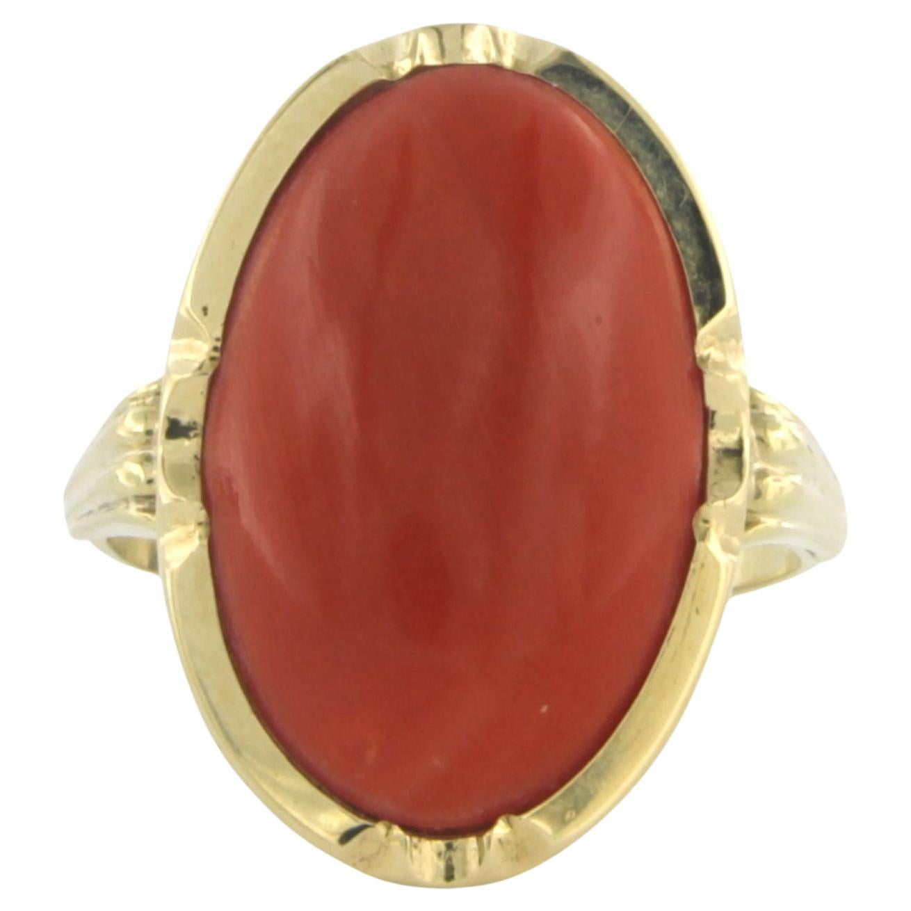 Anello con corallo in oro giallo 14k 6,2 grammi in vendita