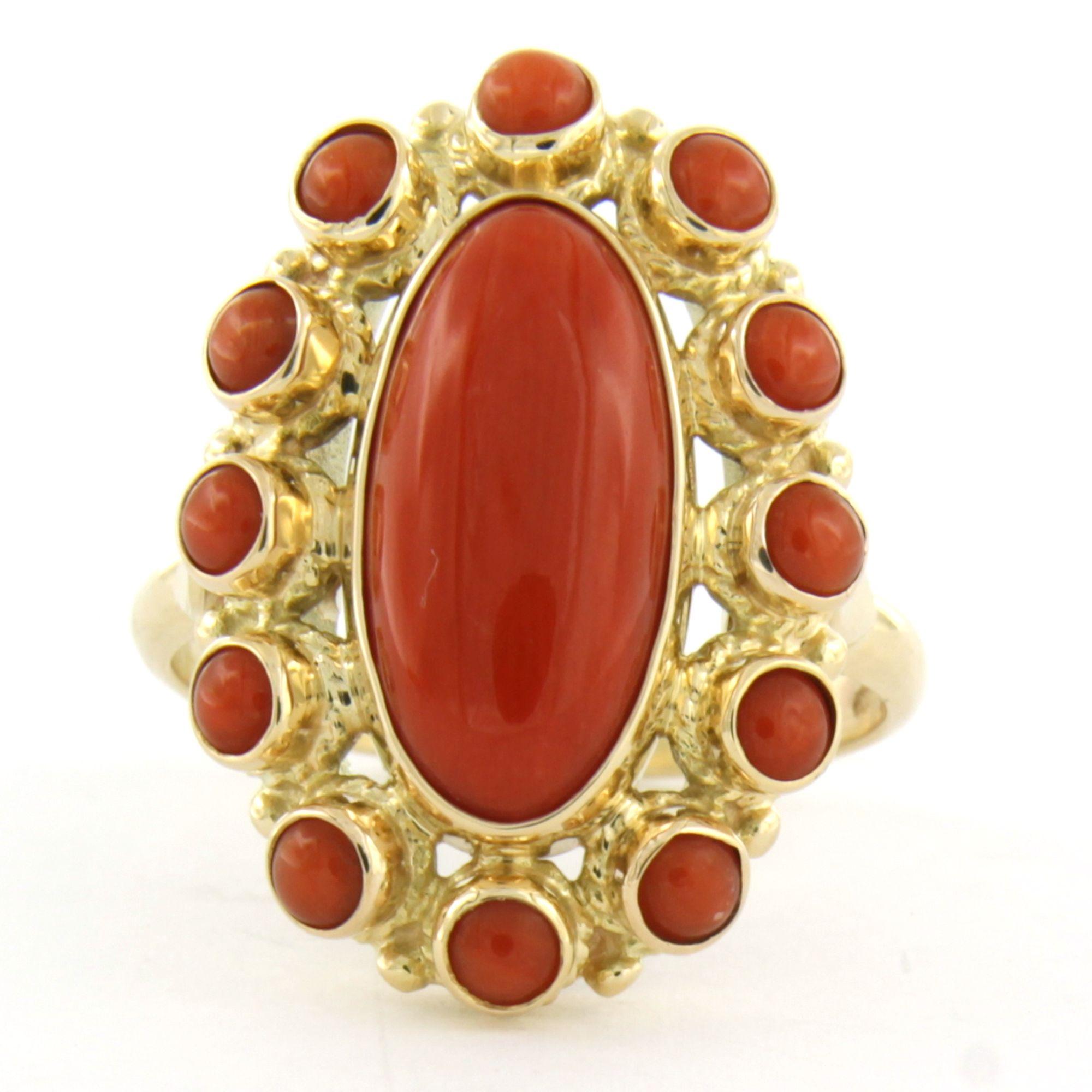 Bague en or jaune 14k sertie de corail - 6.3 grammes - taille US 8 - EU 18.25 (57)

Description détaillée

La partie supérieure de l'anneau est ovale, mesure 2,4 cm sur 1,7 cm de large et 7,5 mm de haut.

Bague de taille US 8 - EU 18.25 (57). La