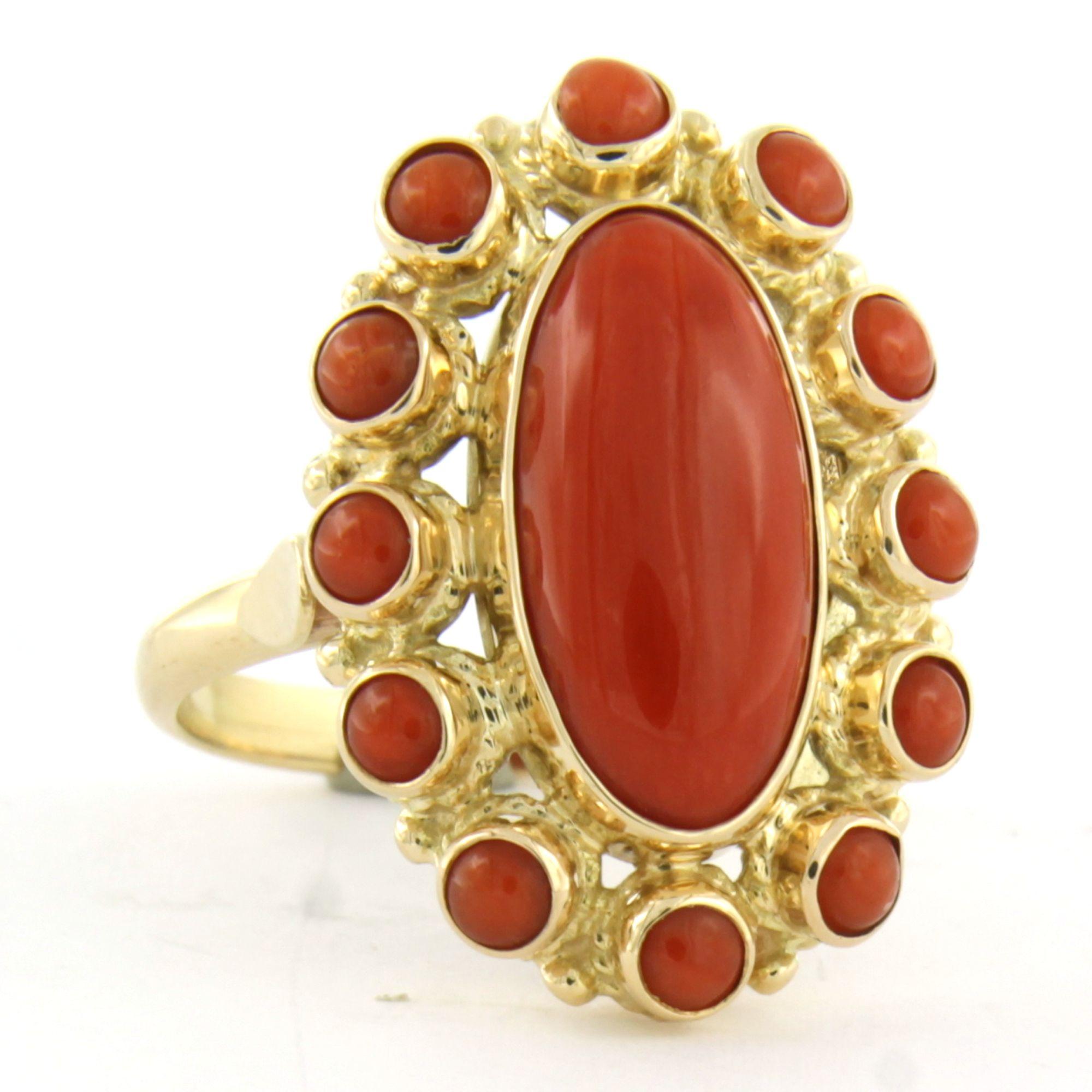 Bague avec corail 14k or jaune 6,3 grammes en vente 1