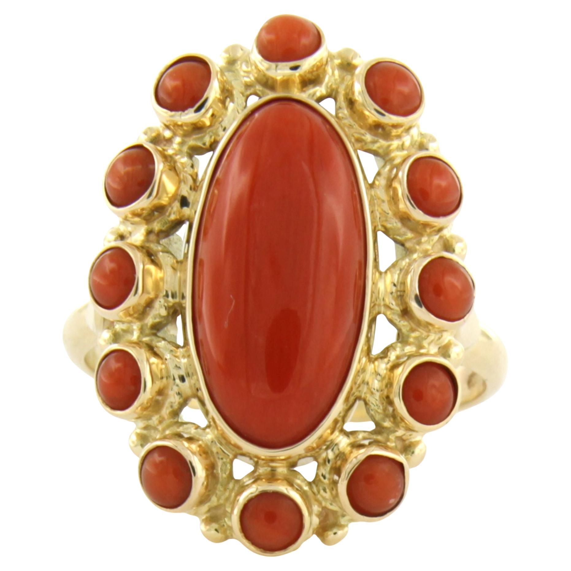 Bague avec corail 14k or jaune 6,3 grammes