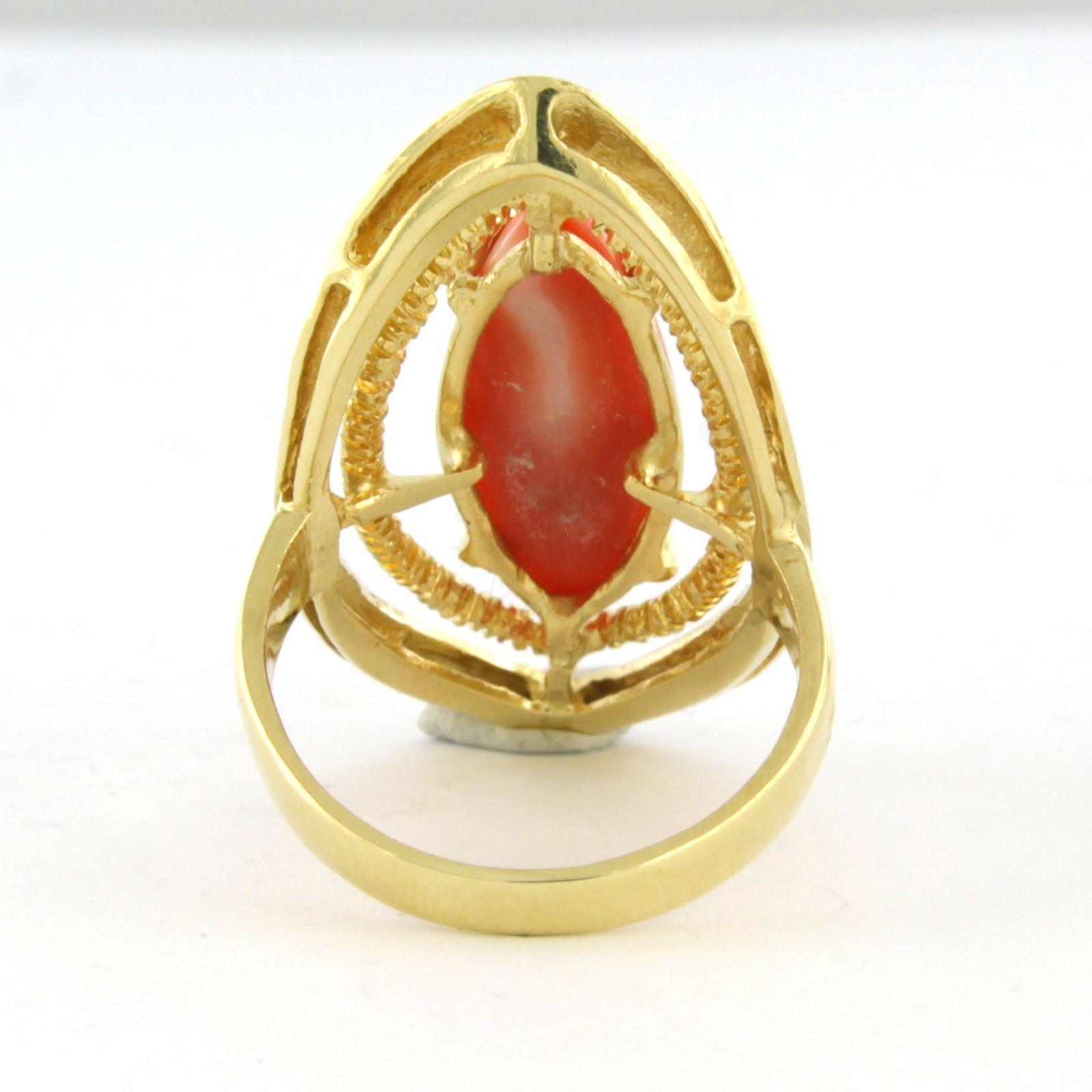 Ring with coral 18k yellow gold 7.3 grams en venta 1