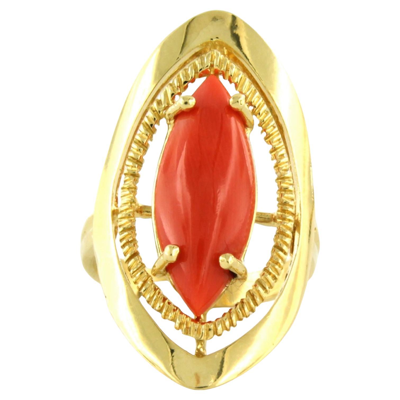 Ring with coral 18k yellow gold 7.3 grams