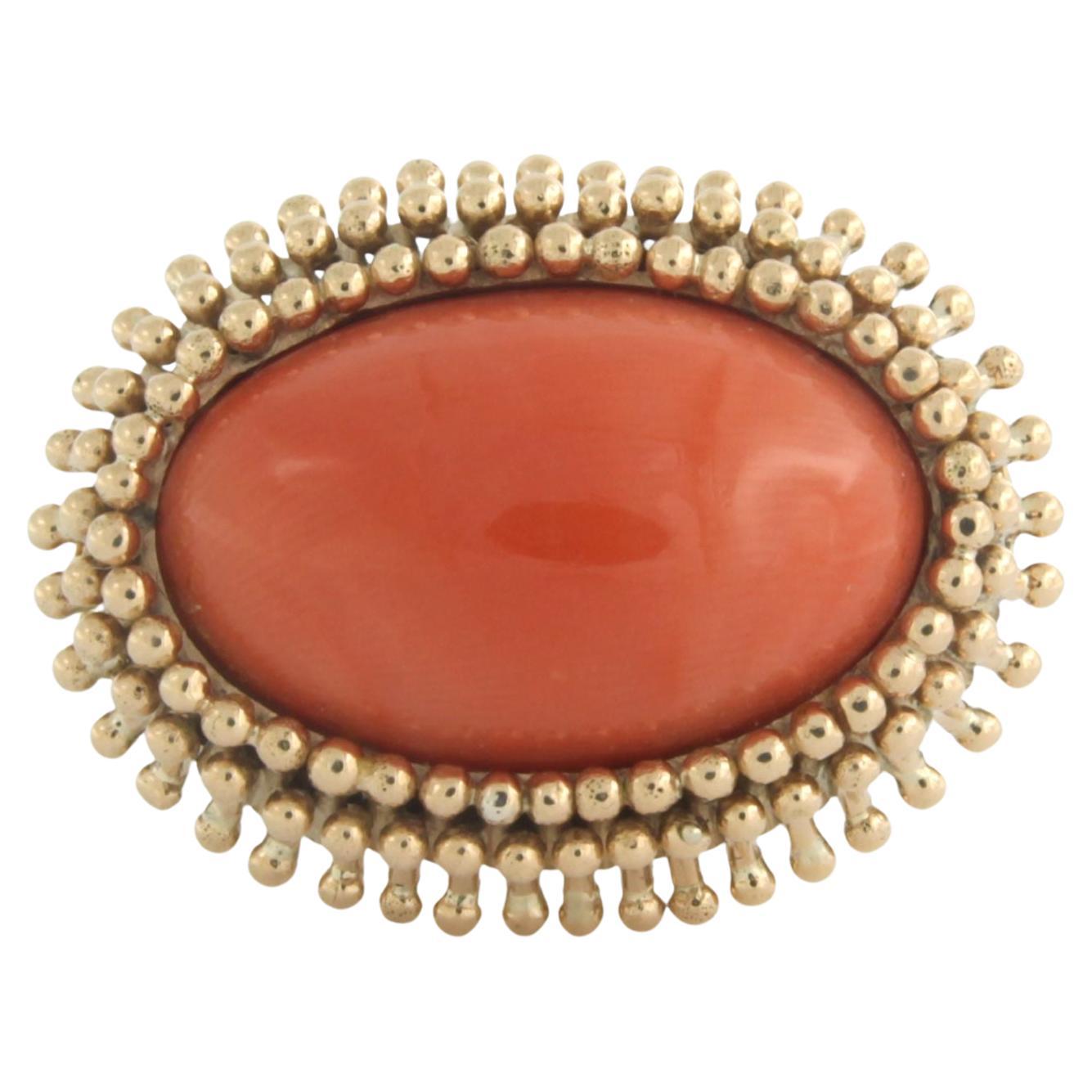 Ring with coral 18k yellow gold For Sale at 1stDibs