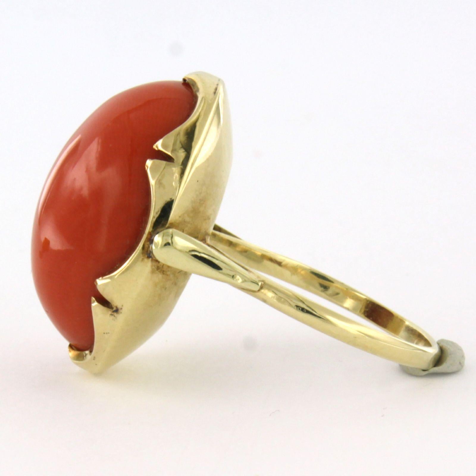 Ring with coral - 8.1 grams - 14k yellow gold In Excellent Condition For Sale In The Hague, ZH