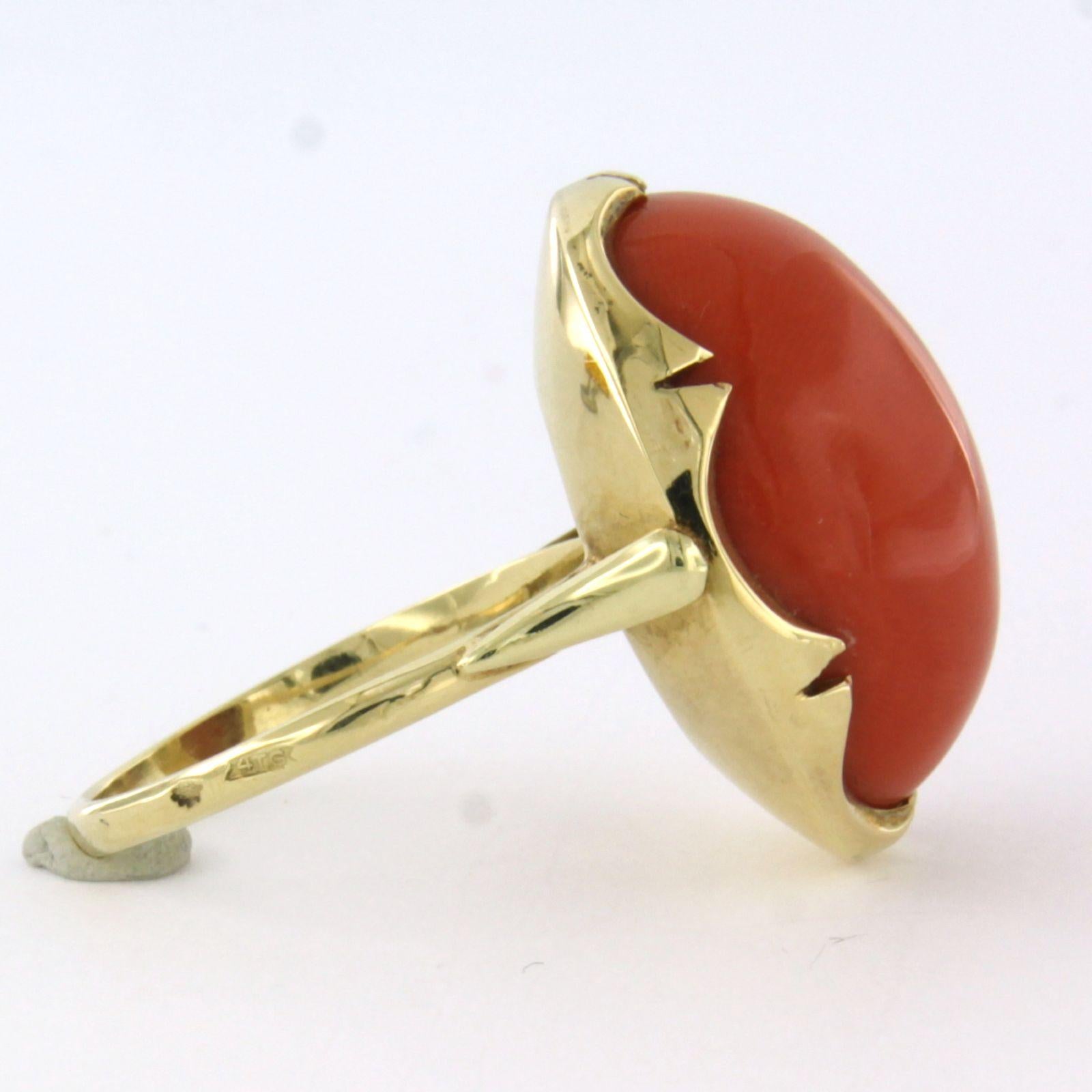 Women's Ring with coral - 8.1 grams - 14k yellow gold For Sale