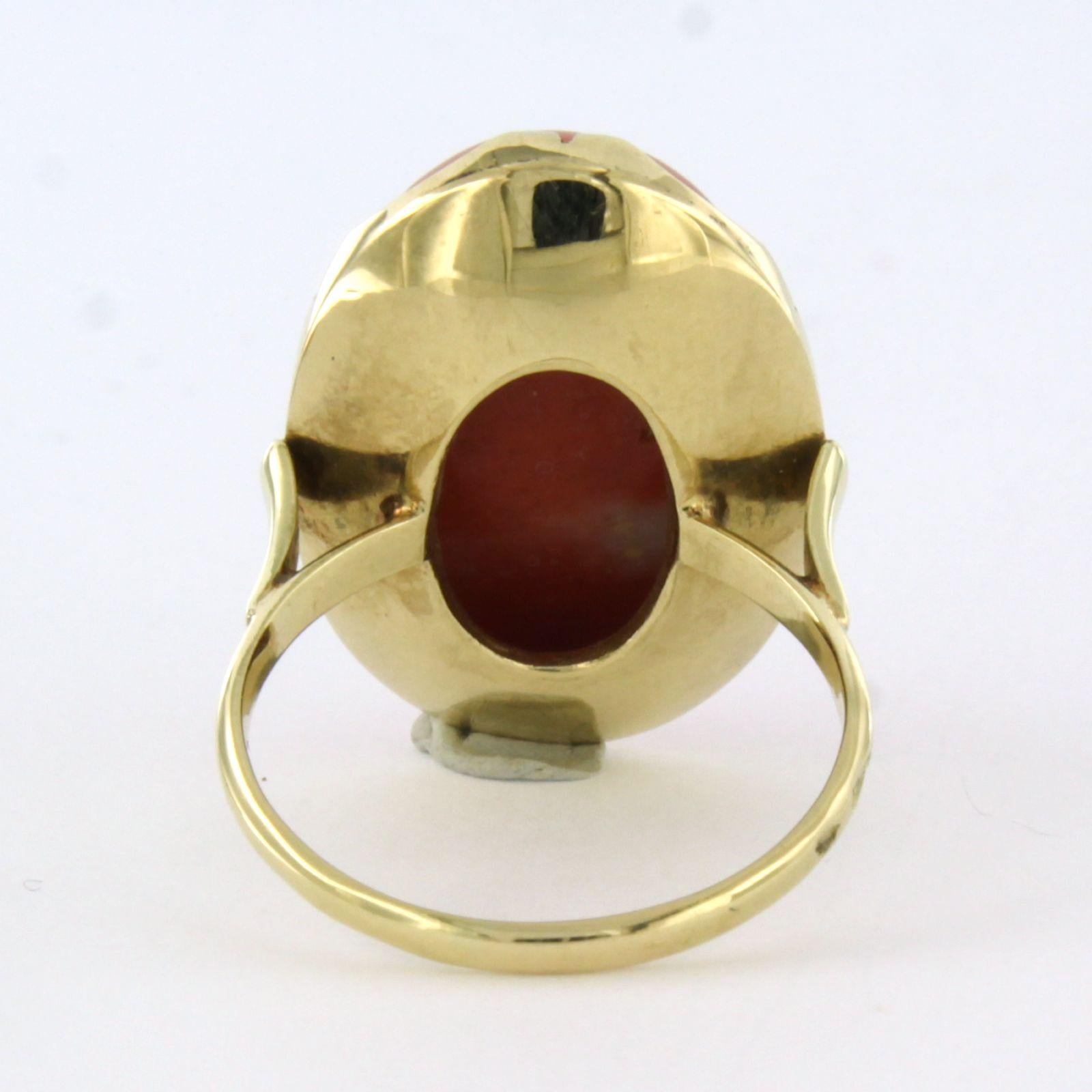 Ring with coral - 8.1 grams - 14k yellow gold For Sale 1