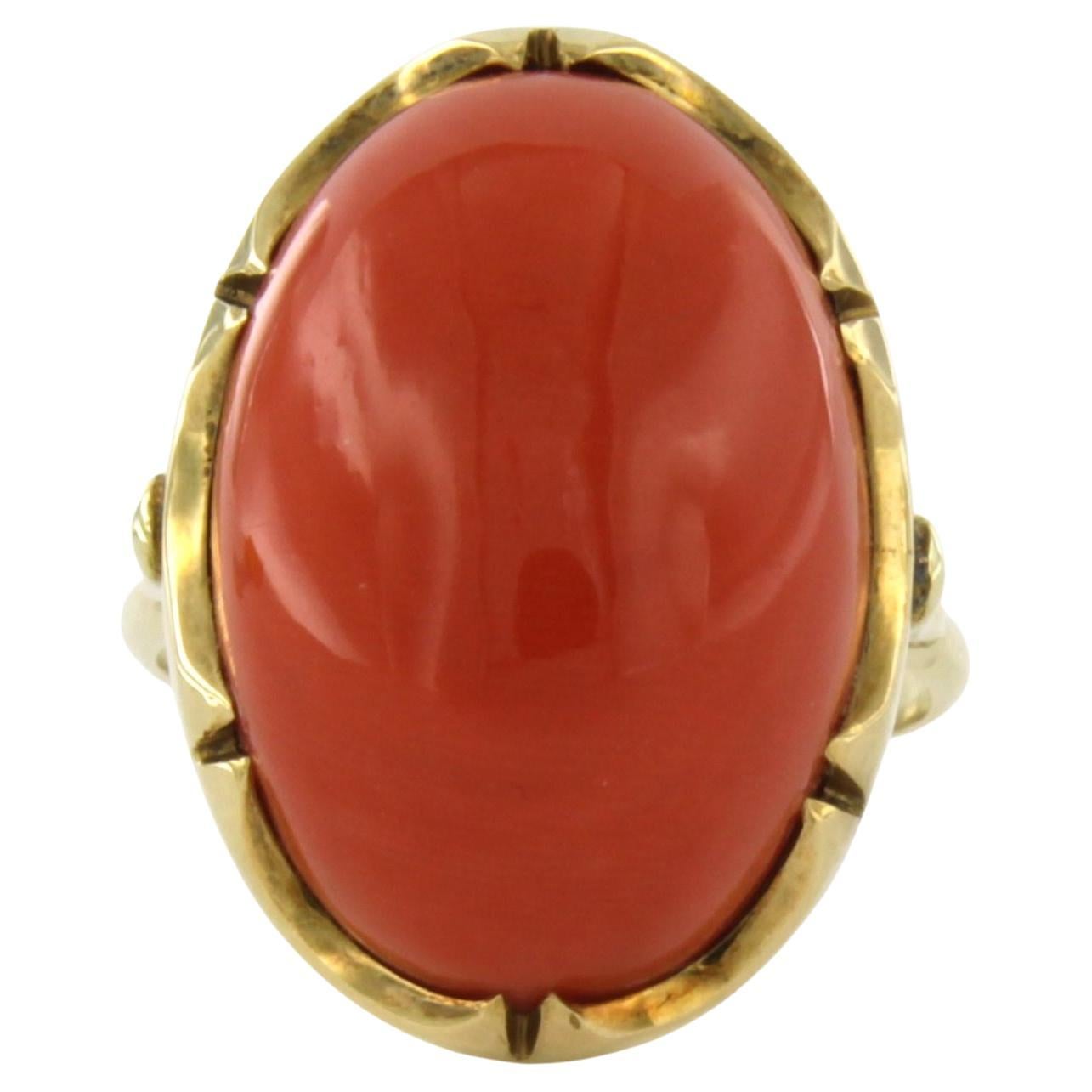 Ring with coral - 8.1 grams - 14k yellow gold