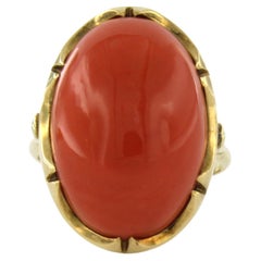 Anillo con coral - 8,1 gramos - oro amarillo 14k